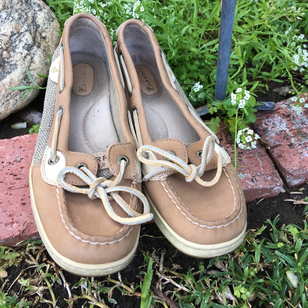Women’s 7.5 Sperry’s Angelfish